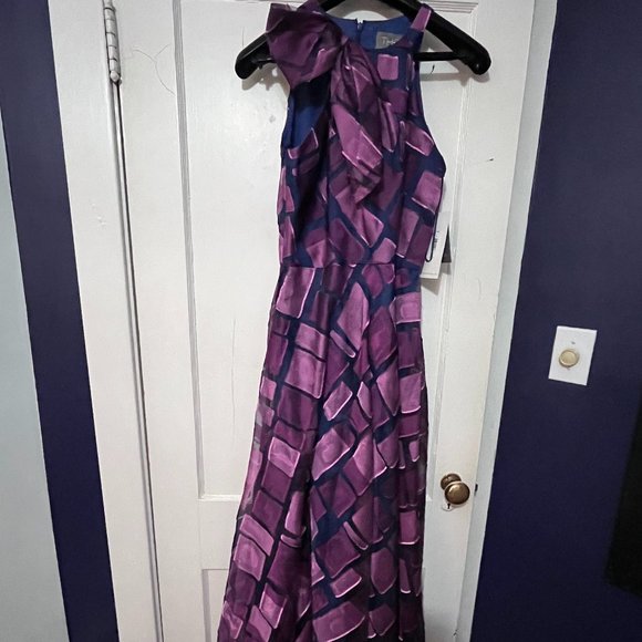 THEIA Designer Dress - Picture 1 of 8